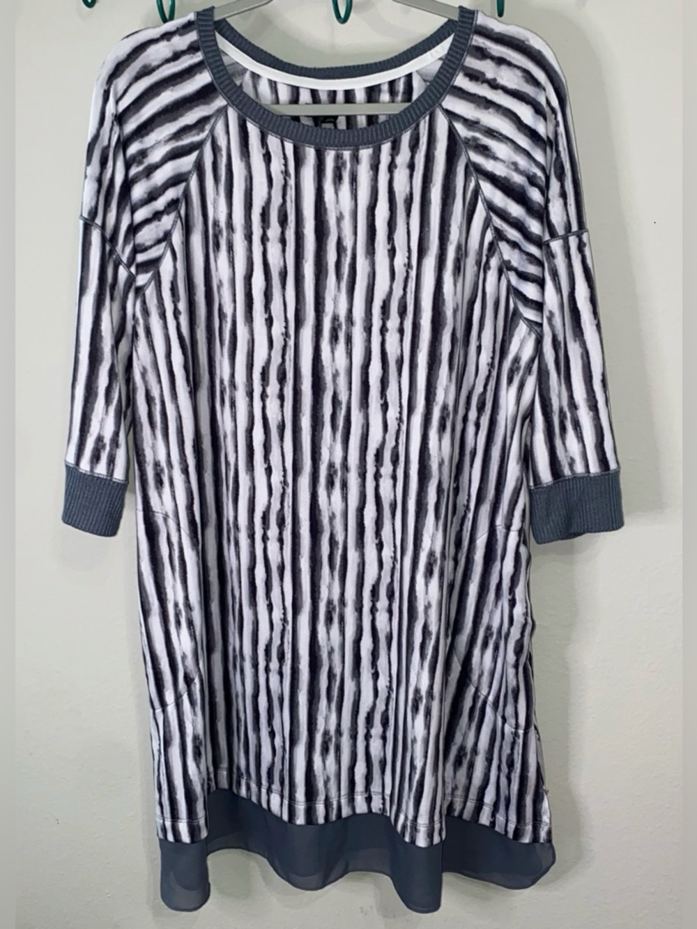 Simply Vera Vera Wang Black and White Striped Tunic
